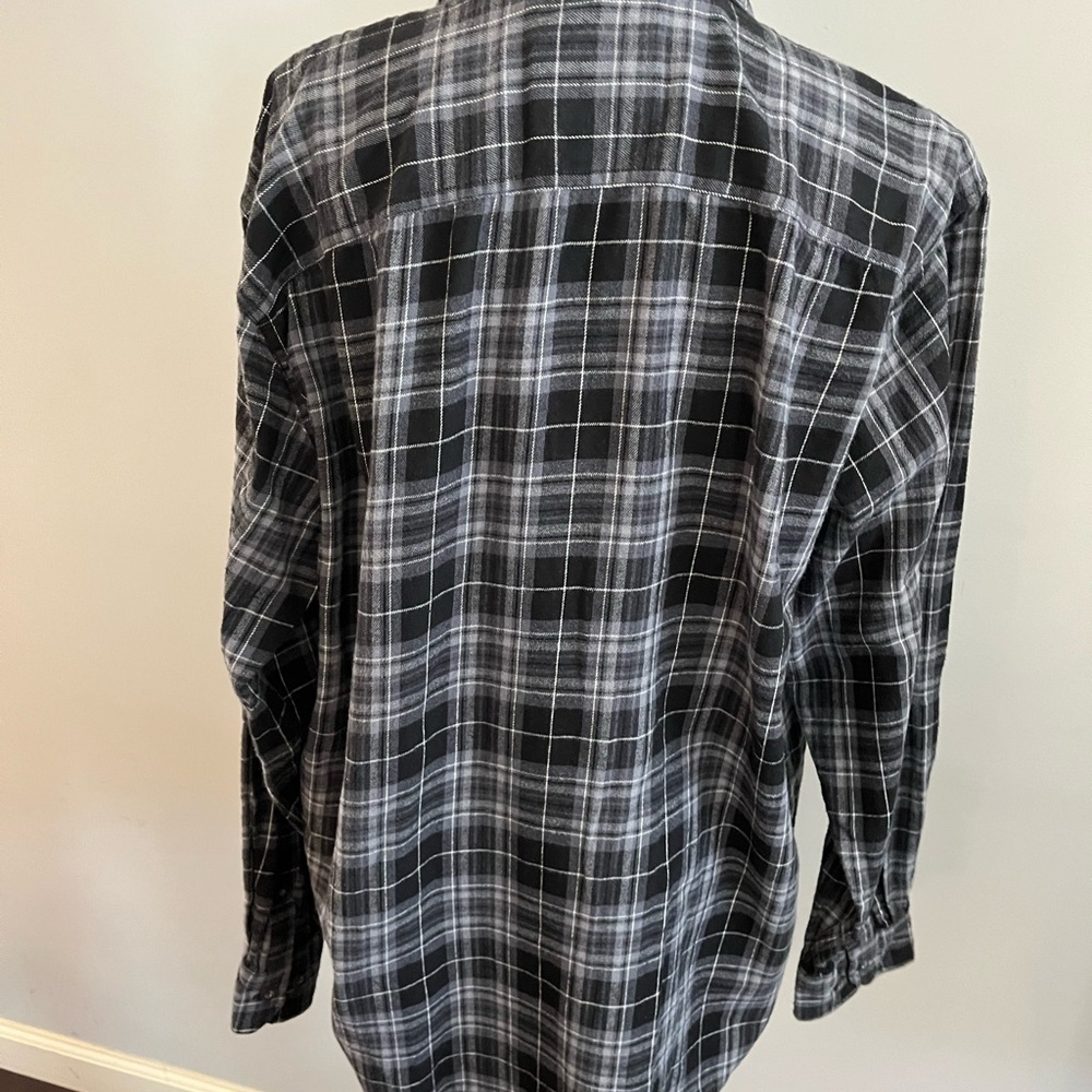 Outdoor Life size extra Large 100% cotton black and grey flannel. - Picture 2 of 6